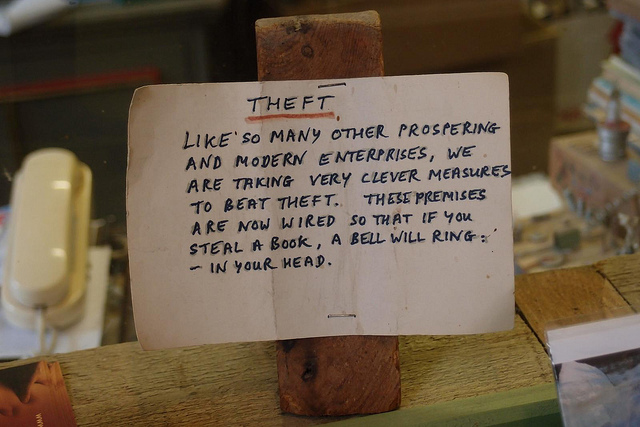 store-theft-sign